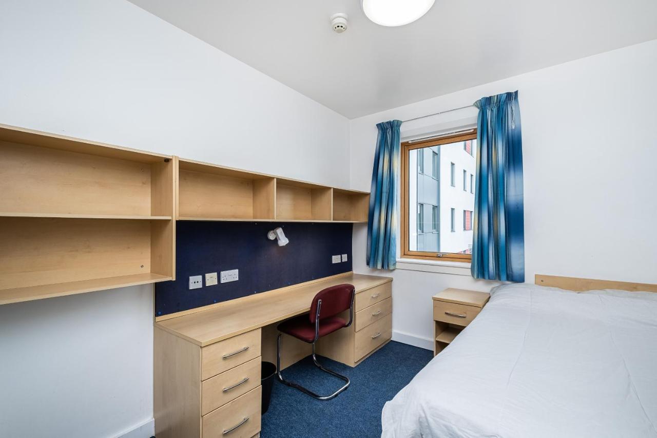 1 Night Free Comfortable Ensuite Rooms, Gillingham - Sk Hoo 外观 照片