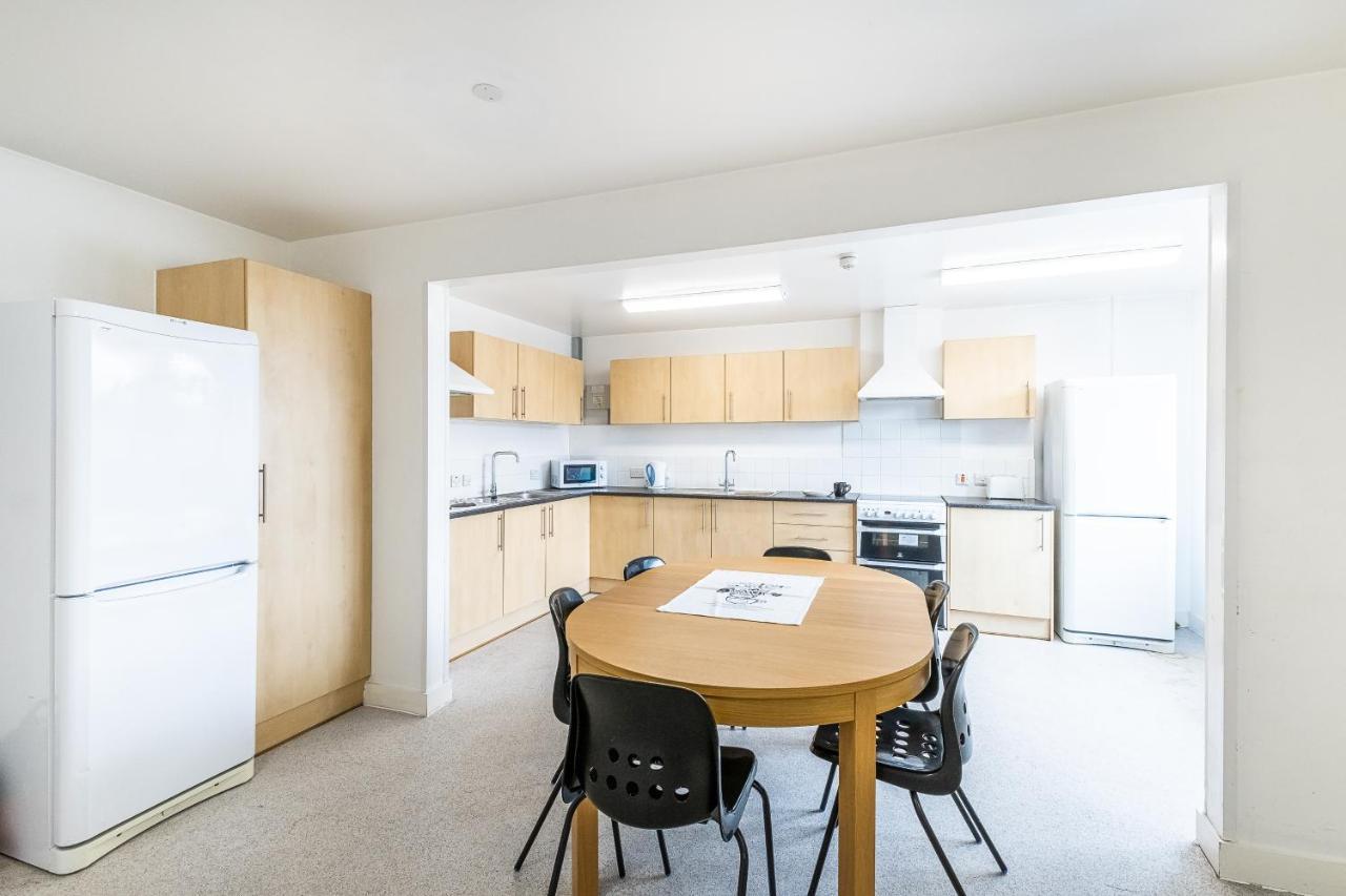 1 Night Free Comfortable Ensuite Rooms, Gillingham - Sk Hoo 外观 照片