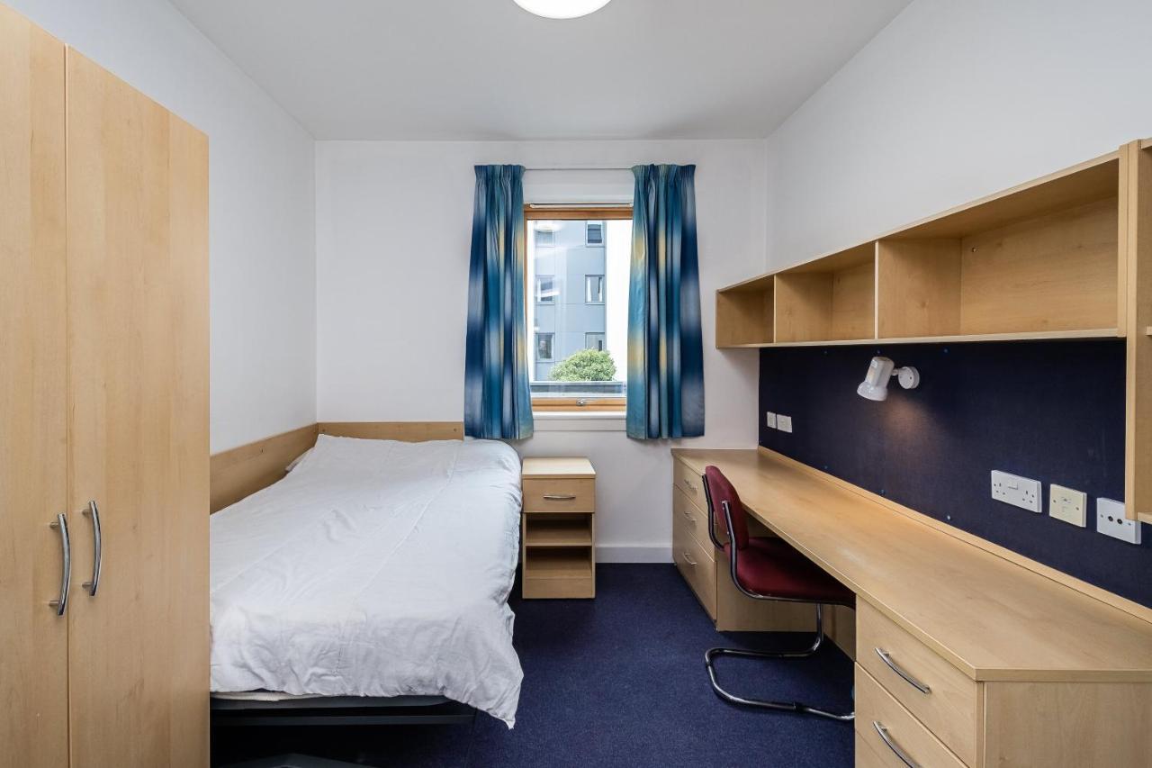 1 Night Free Comfortable Ensuite Rooms, Gillingham - Sk Hoo 外观 照片